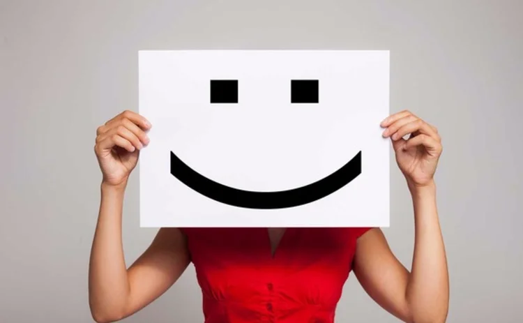 happy-smiling-customer-service