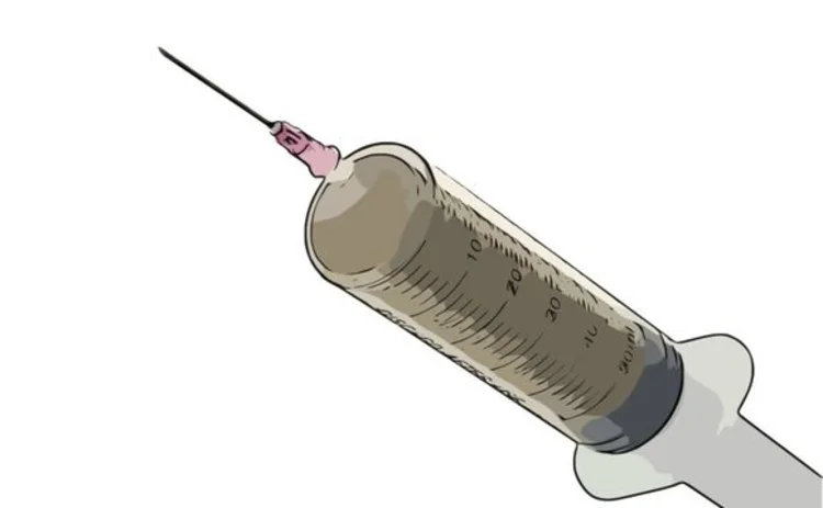A syringe with a cash injection