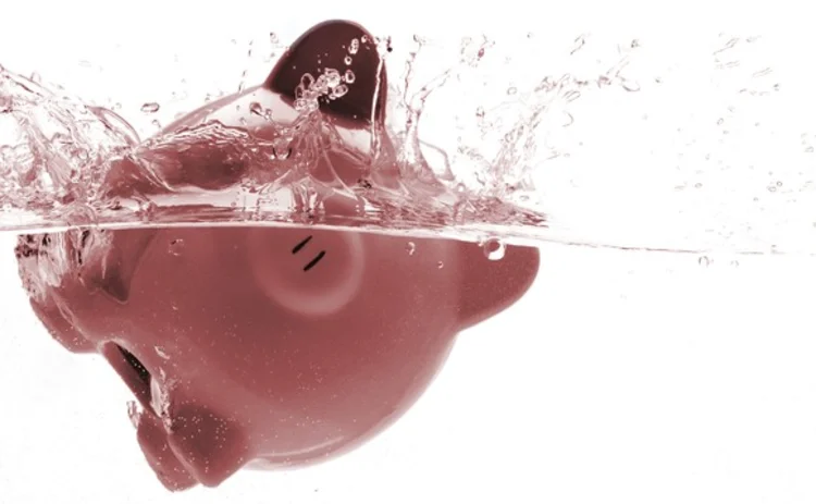 piggy-bank-drowning