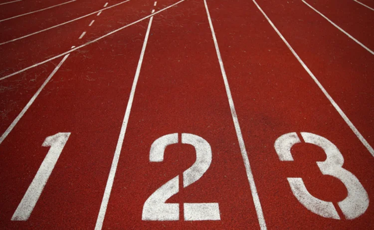 athletics-track-numbers-race
